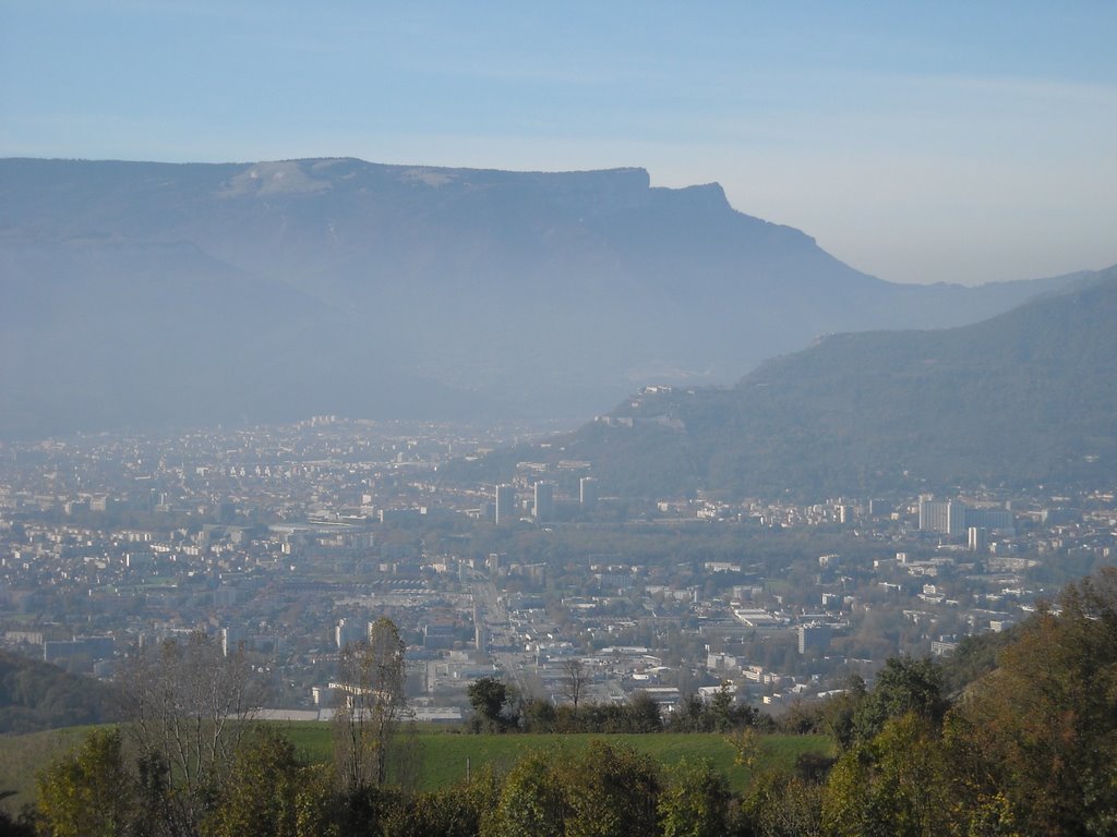 Vue sur grenoble by adrien mugnier