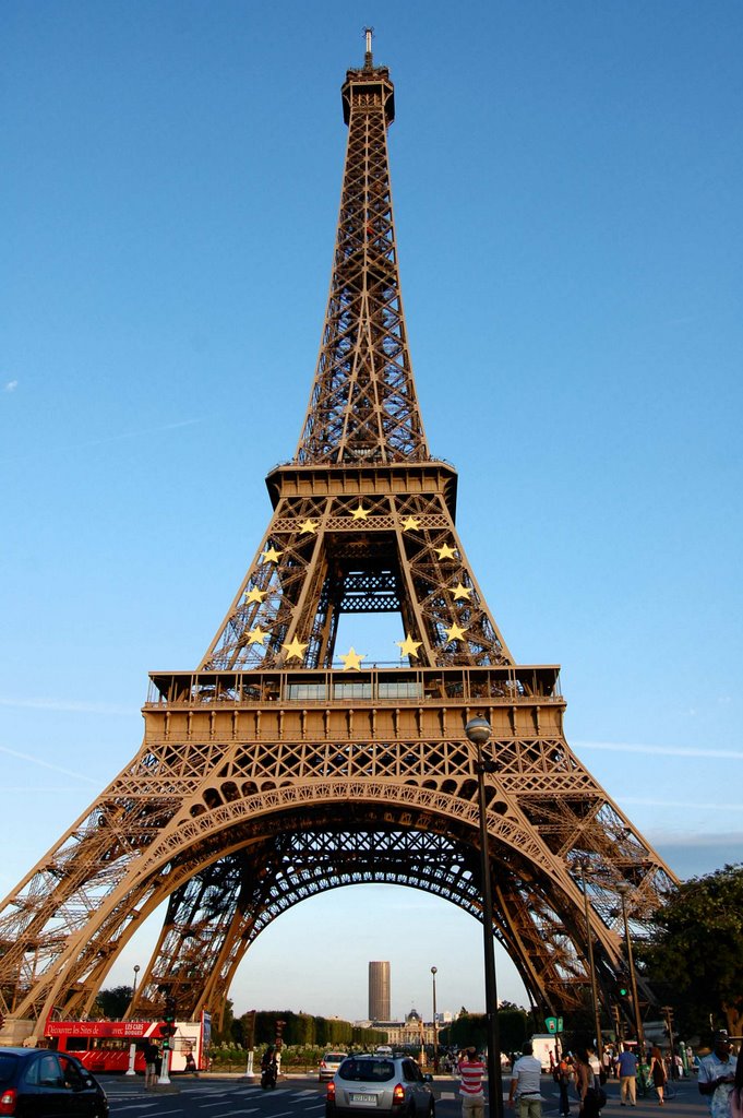 Eiffel tower. Paris, France© SuperPainik Studio by ©Paino Geom. Daniele