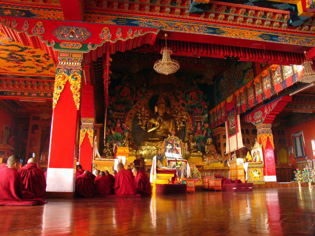 Kopan monastery Tsonkapa statue by www.buddism.ru