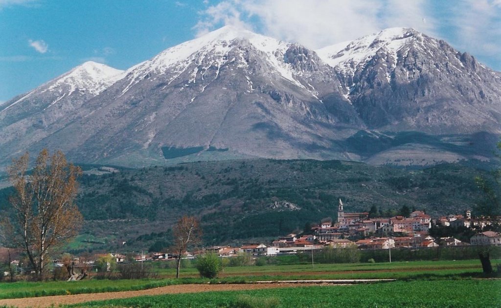 Magliano De' Marsi - Il Monte Velino visto dal Fiume by paolodemayano