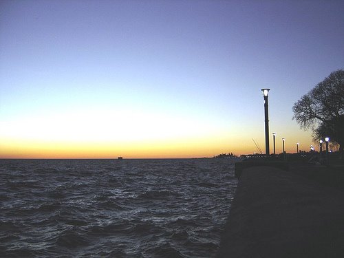 Amanecer en Costanera by roberto ianotti