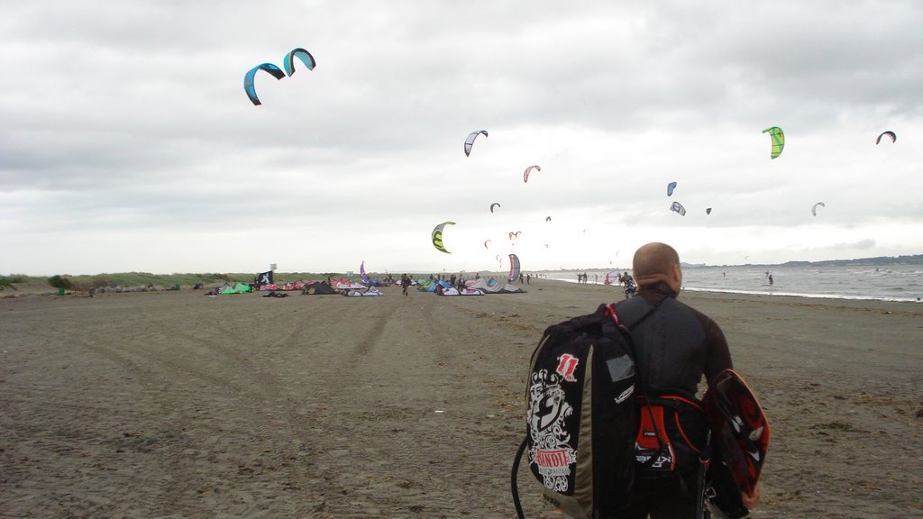 Kitesurfing dollymount dublin by beardy75