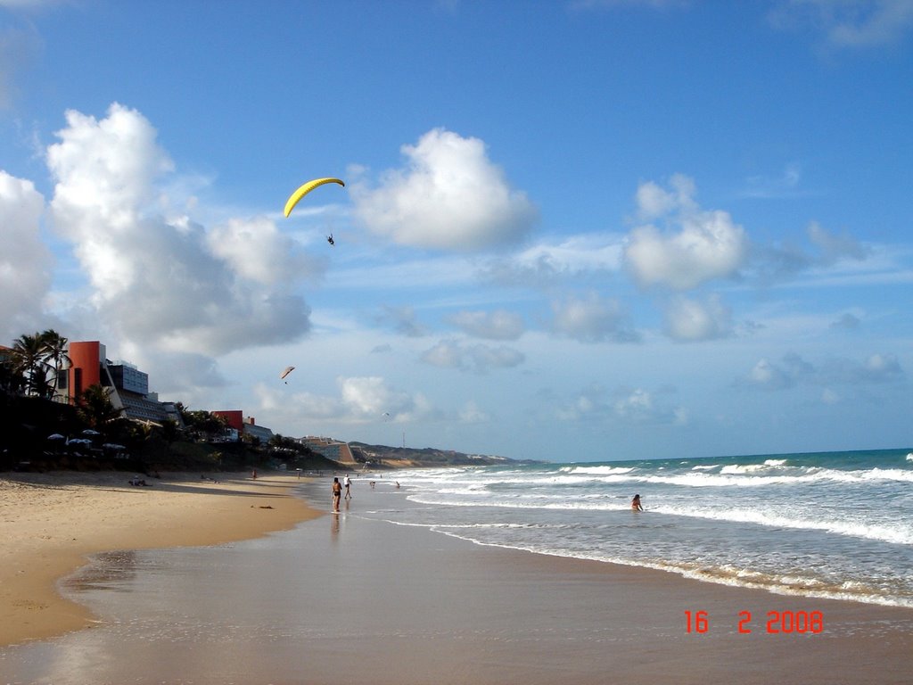 Parapentes voando na Via Costeira. by Davi de Sá (Altosvoo…