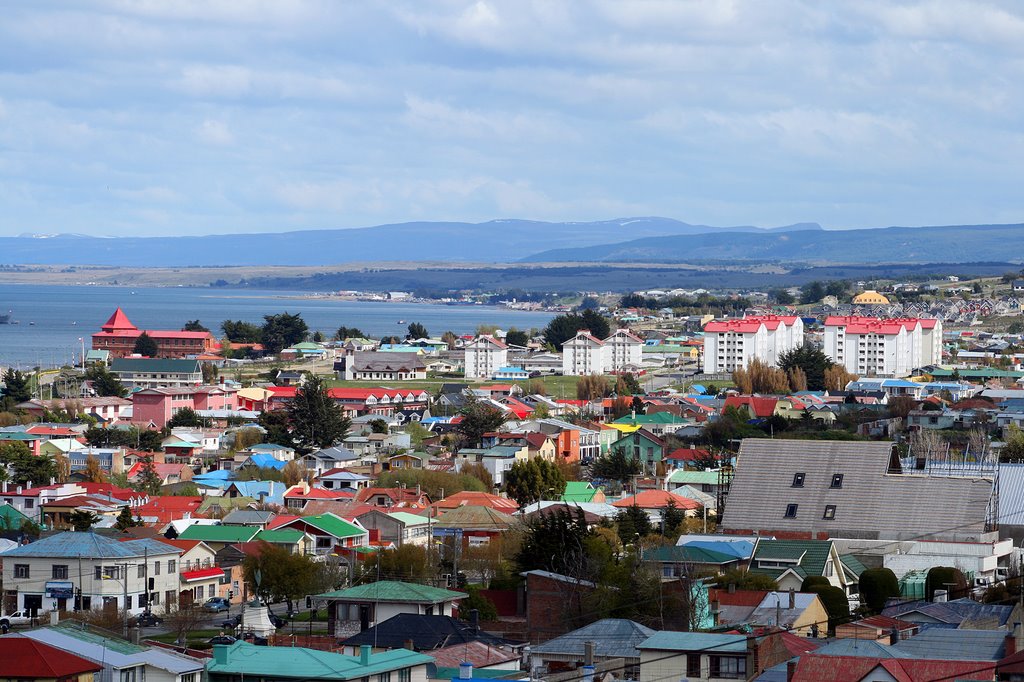 Punta Arenas desde el mirador by Bernardo Balbontin