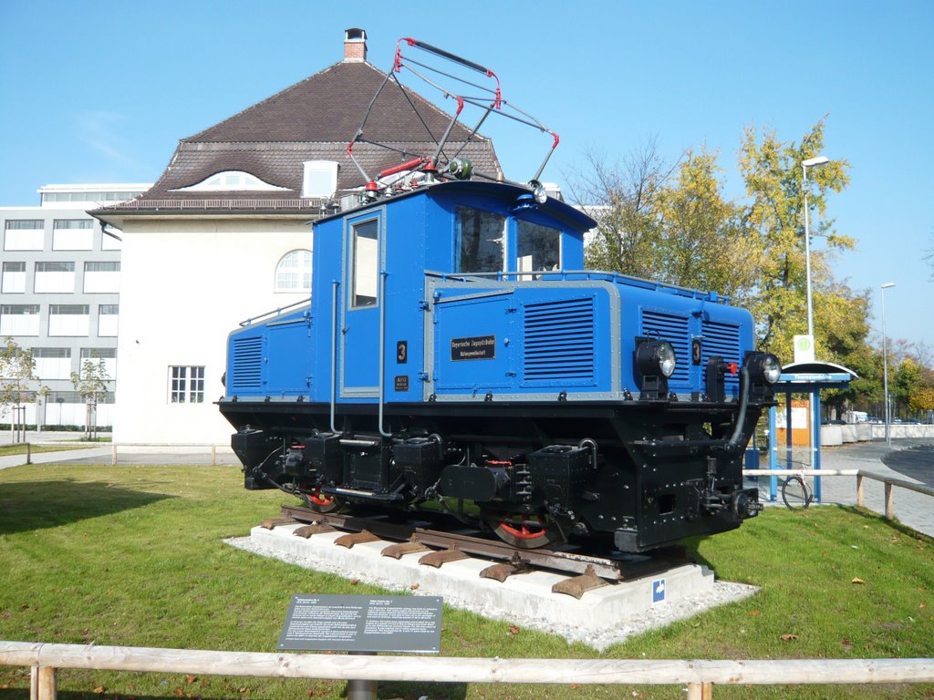 Alte Lok der Zugspitzbahn für die Talstrecke (ohne Zahnrad) by Stadtbummel-Muenchen