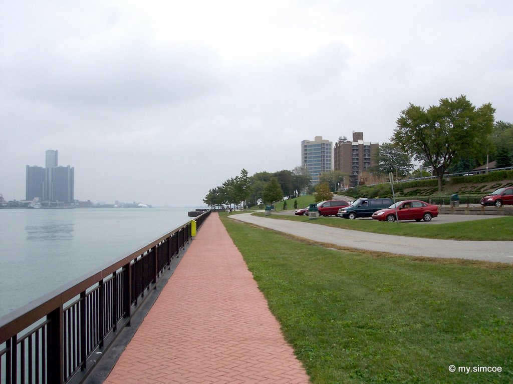 Riverside Drive Facing East by jerry550