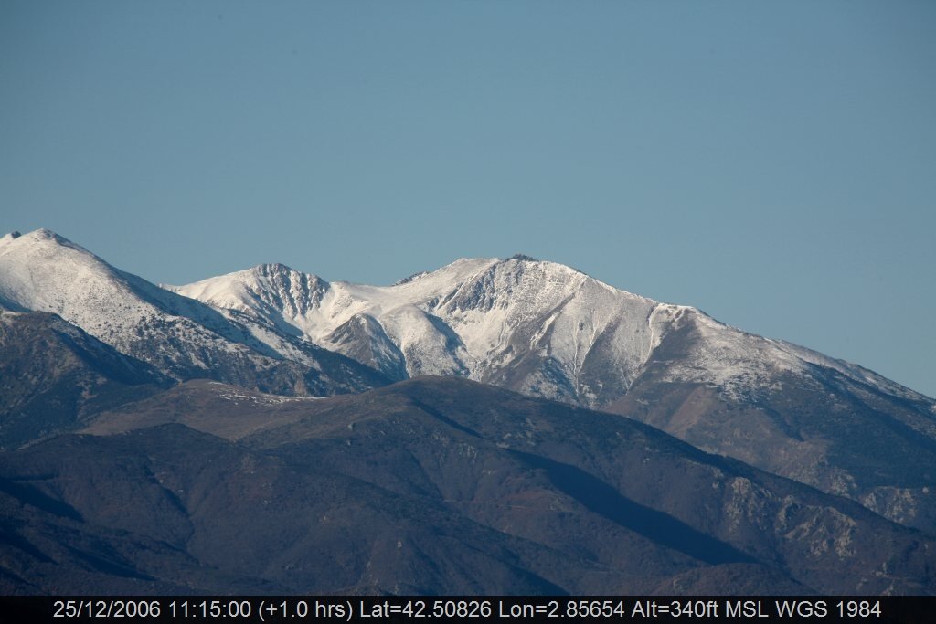 Le Canigou vu depuis Le Boulou by Pierre Marc