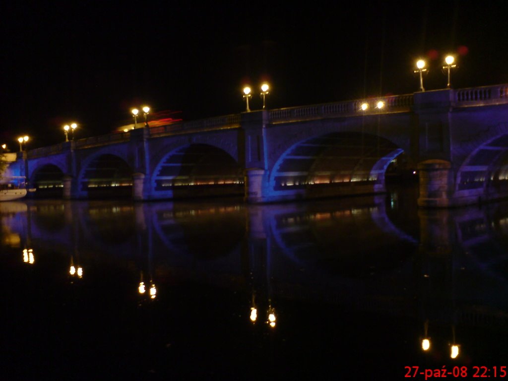 Kingston Bridge by night by Mieleckitobi85