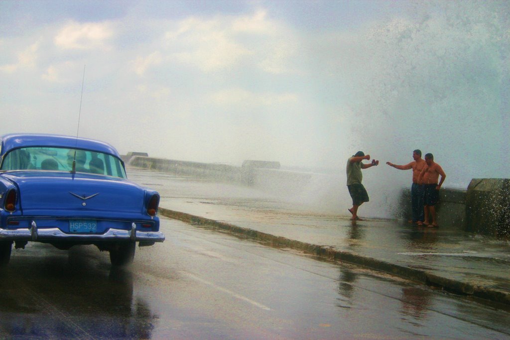 Malecón, Ciudad de La Habana, Cuba by Hans Sterkendries