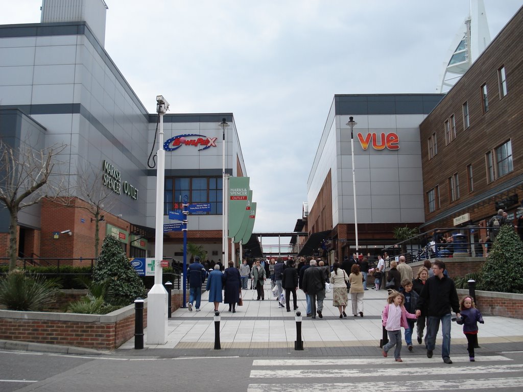 Gunwharf Shopping Centre by Kevin36