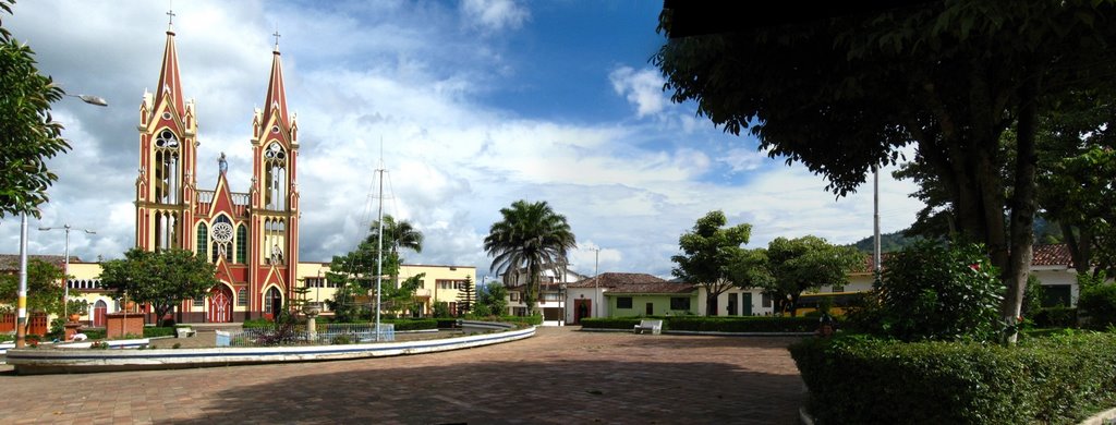 La Capilla Boyacá. Colombia. Parque principal by Lic. John Méndez