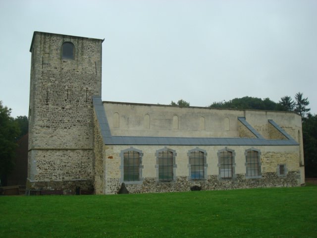 Ruines de l'ancienne église romano-gothique by okapi07