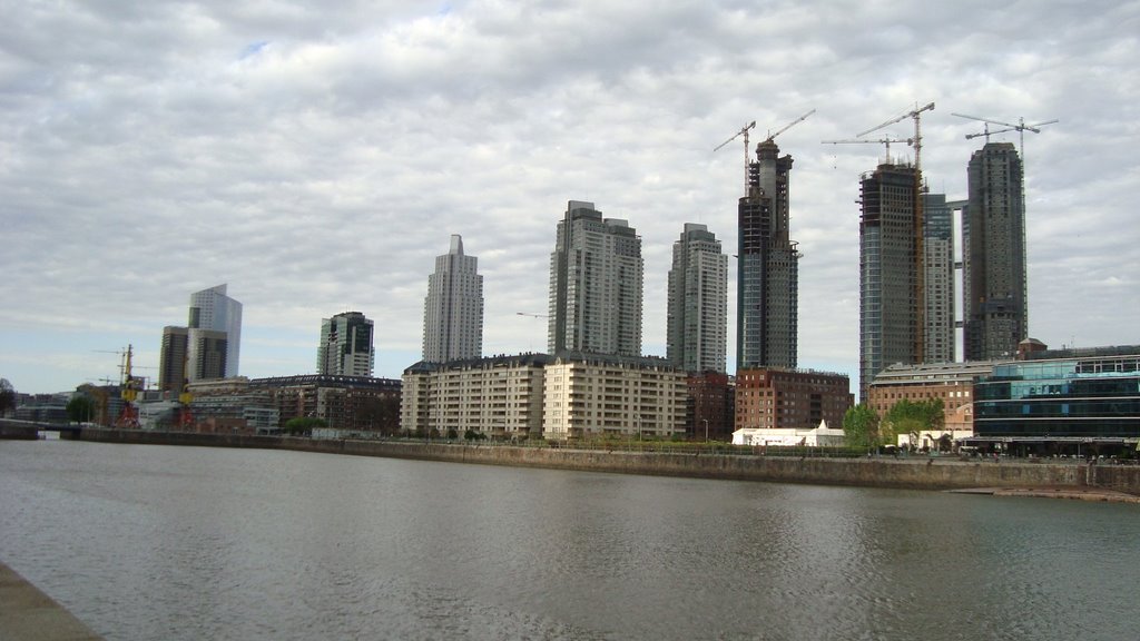 Puerto Madero by Mariano.