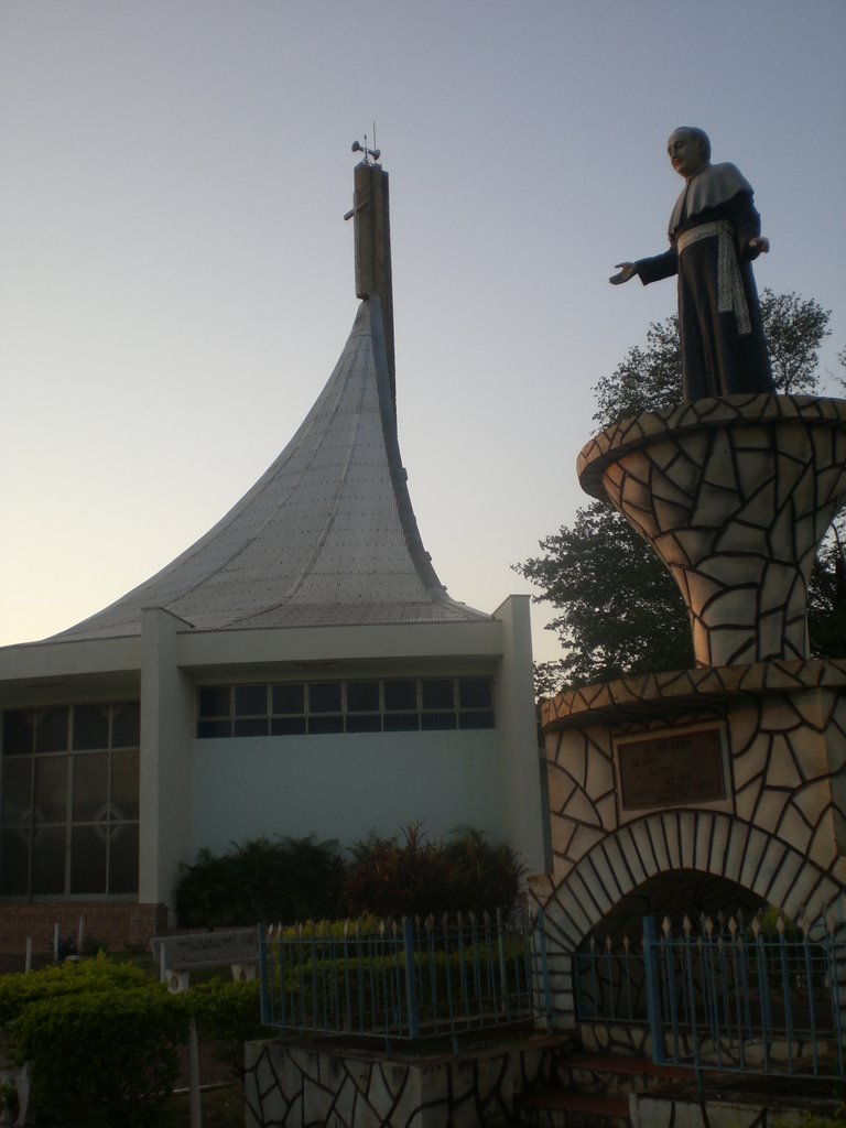 Igreja de Vicentina - MS - Brazil by Paulo Yuji Takarada