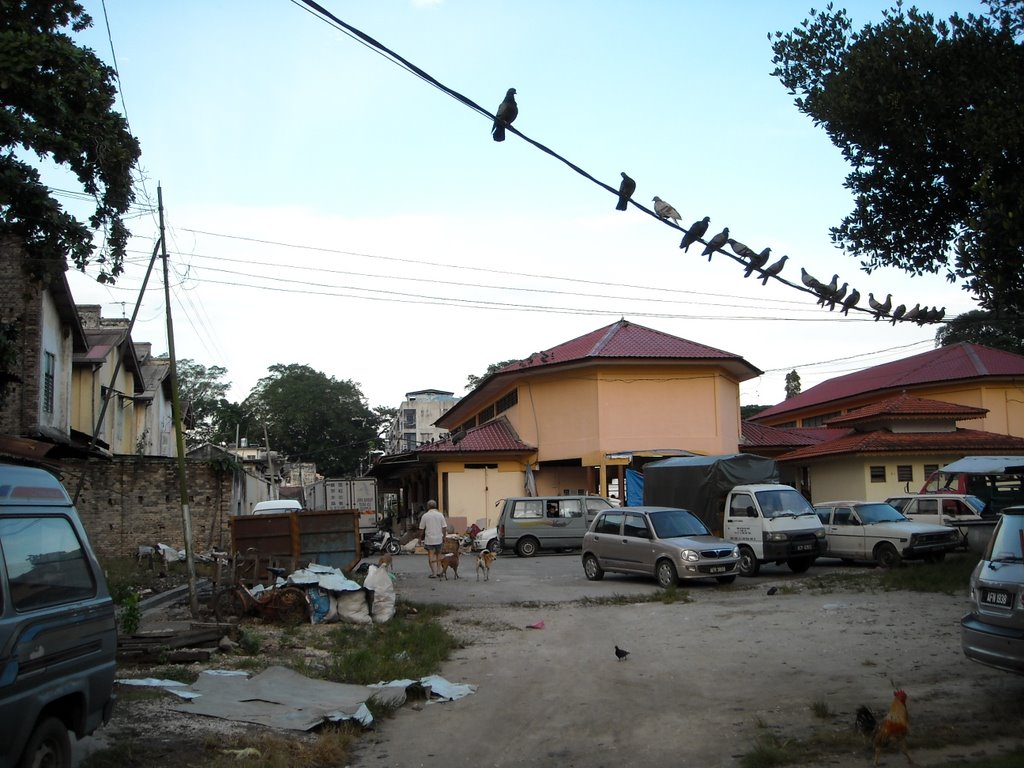 Back lane, Parit Market. by Kwanweng Leong