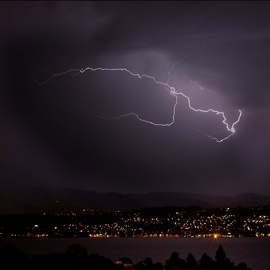 Gewitter über dem Zürichsee by swisspanorama.ch