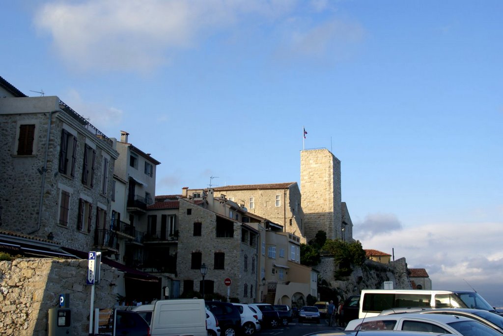 Antibes - Promenade de l'Admiral de Grasse - View North by txllxt TxllxT