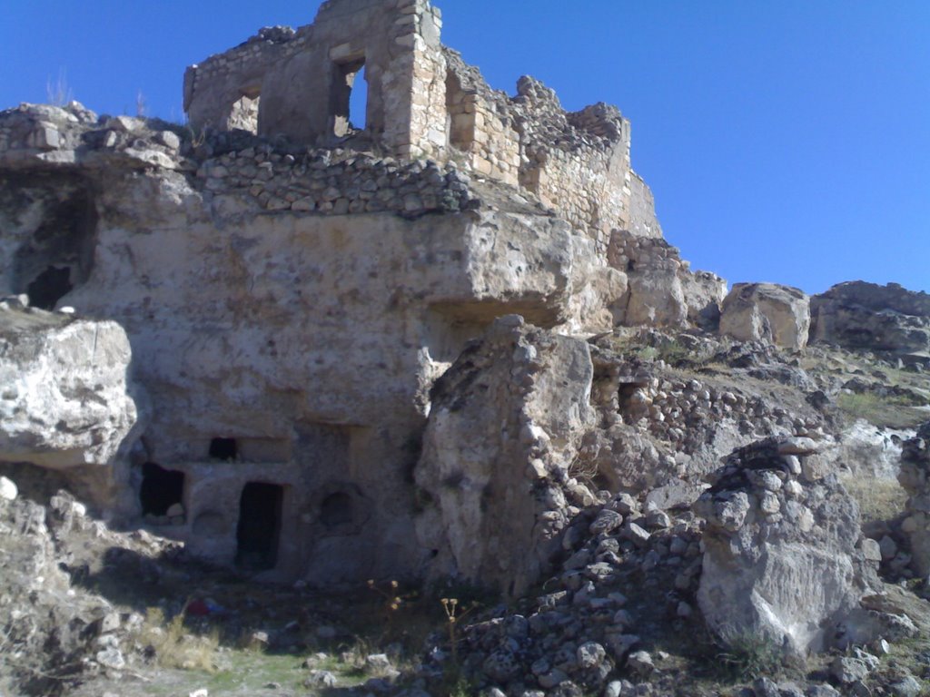 Hasankeyf by Ömer Vasfi Tuncel