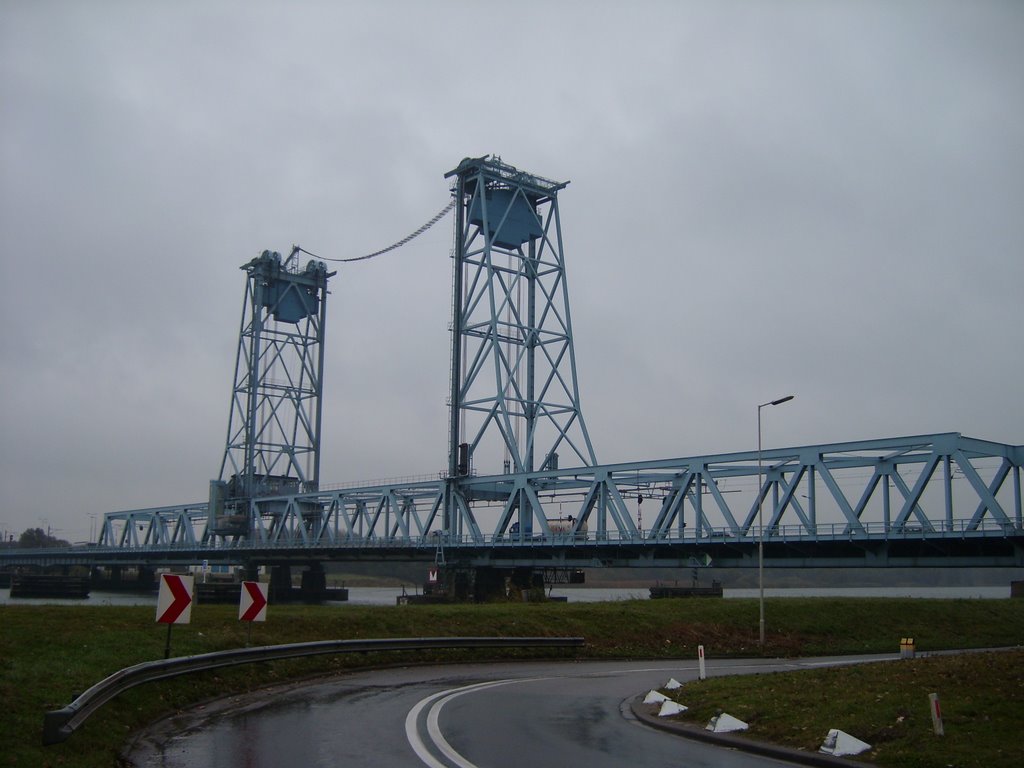 Brug Oude Maas by Jan Lefers