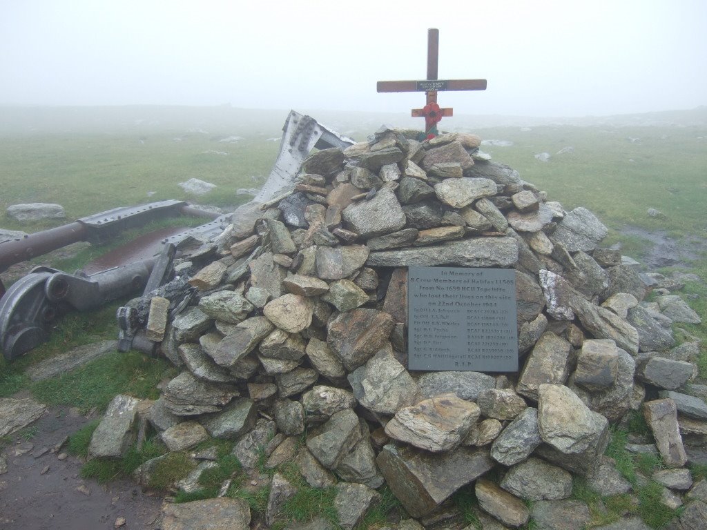 Halifax crash memorial by panoramioandrewss