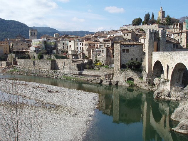 Besalú by D.M.C.