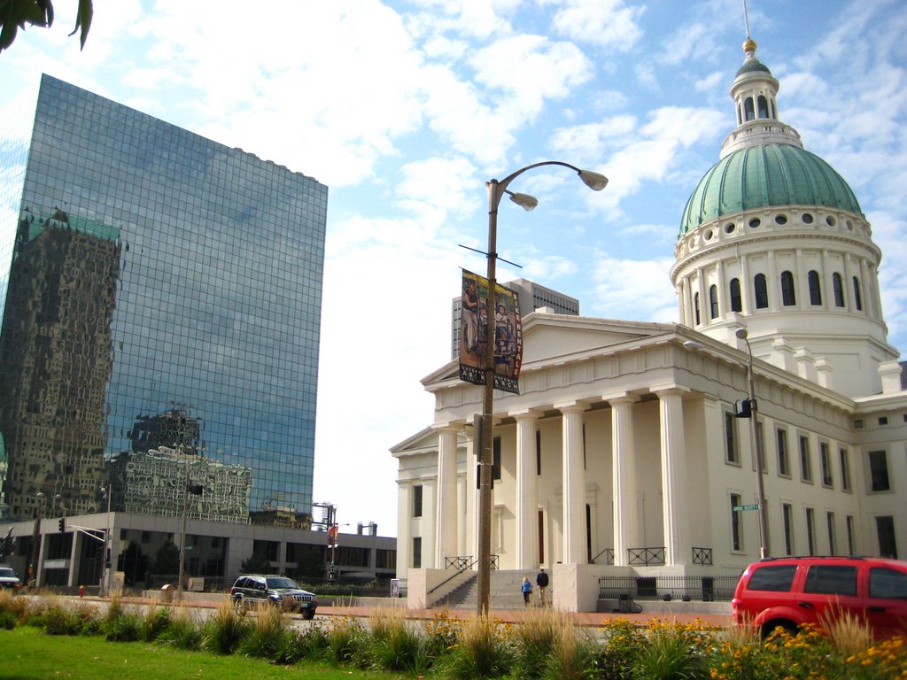 Old Courthouse and reflection - St. Louis (MO) by Chino_70