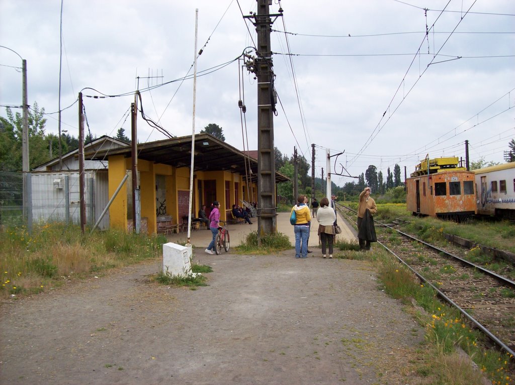 Esperando el tren by edoseg