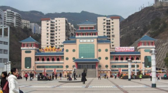 人民广场的大会堂Town Hall of the People's Square by 爱美景