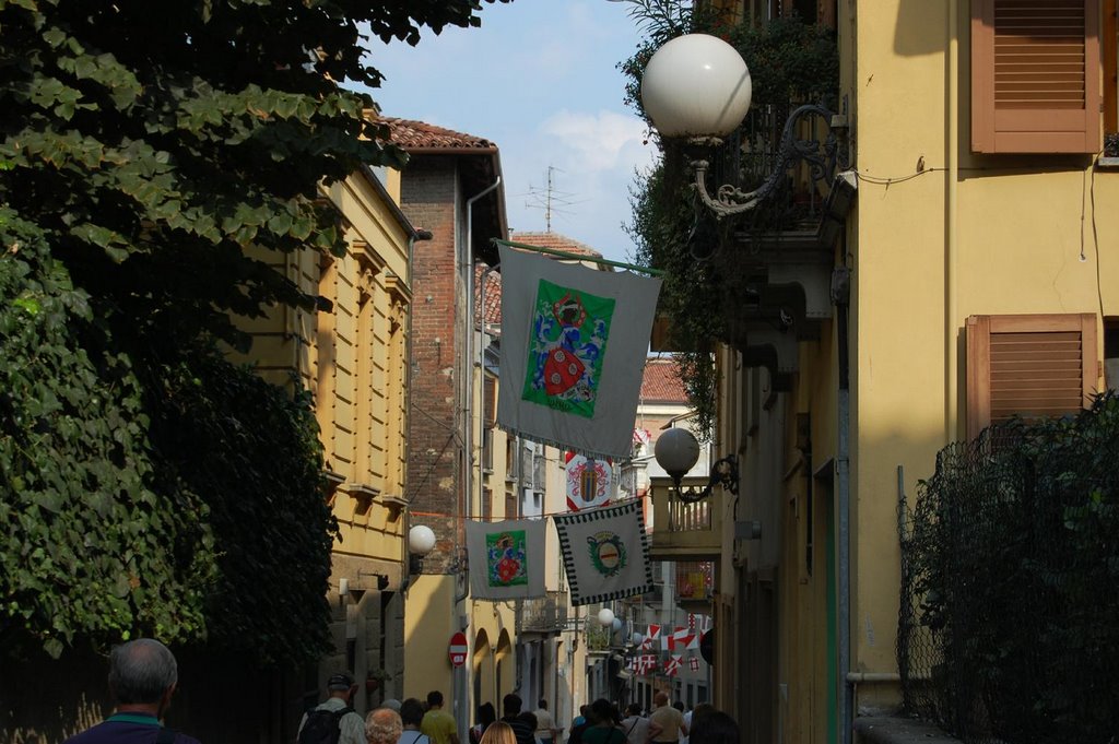 Asti - Incrocio tra via Garetti e Via Balbo durante Palio 2007 - Settembre 3^ Domenica by Bruno Angelo