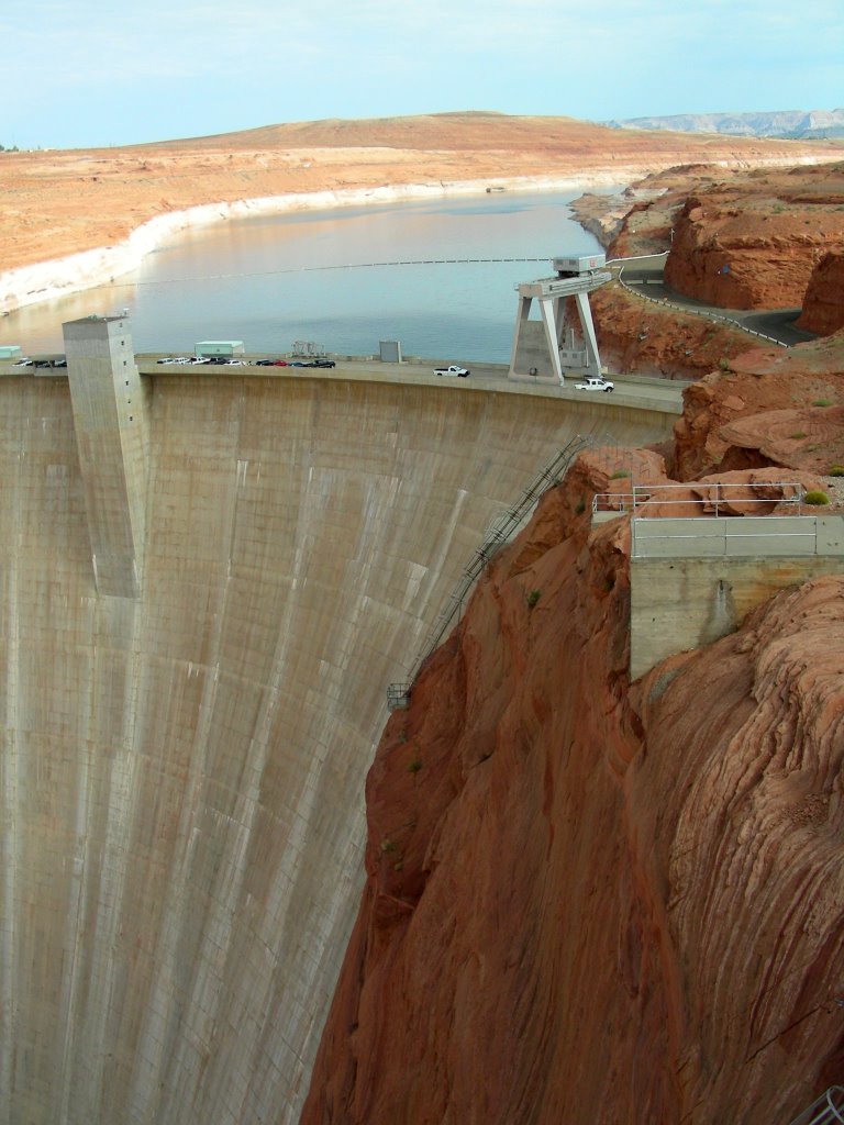 Glen Canyon Dam by rabbitcruiser