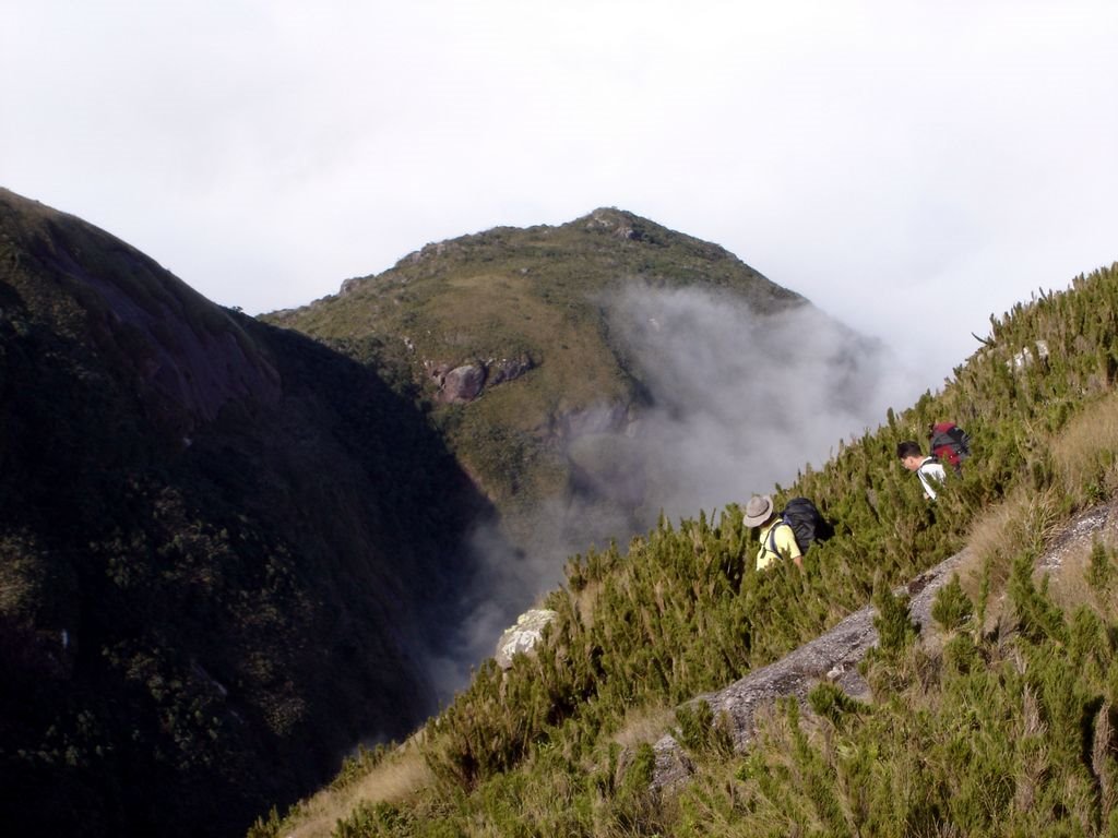 Descida da Face leste do Pico Paraná by Elcio Douglas