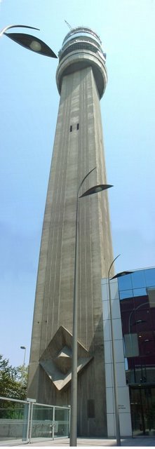 Torre Entel desde abajo by Emilio Navarrete Ani…