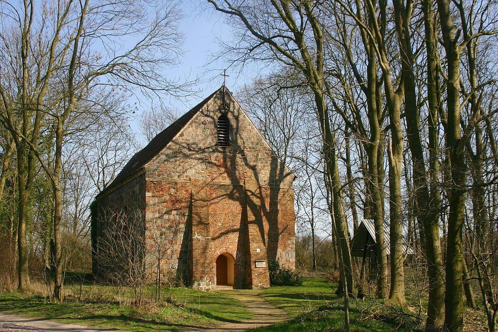 Feldsteinkirche Grunow by Olher