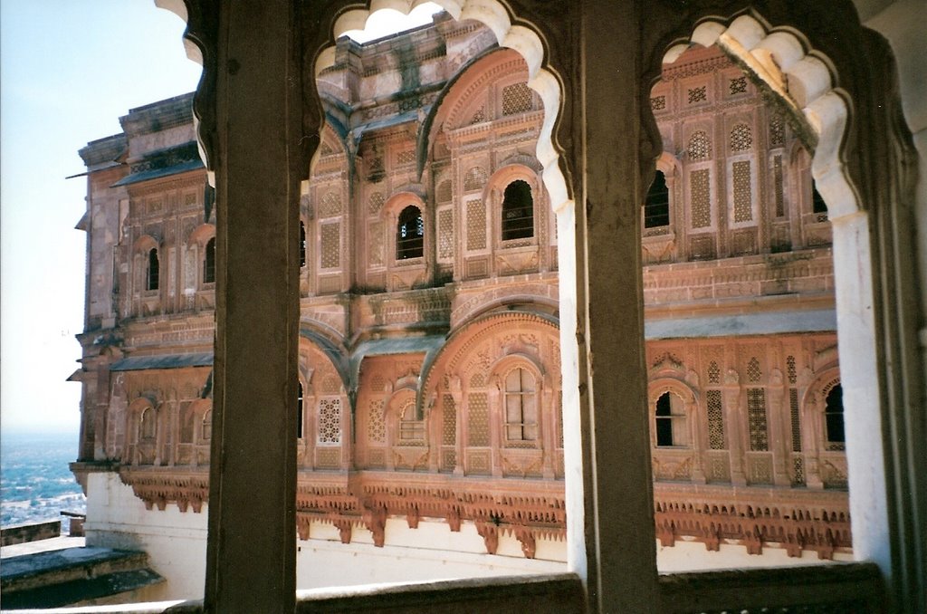 Ventanas en la fortaleza Mehranghar - Jodhpur by Sergio Blázquez