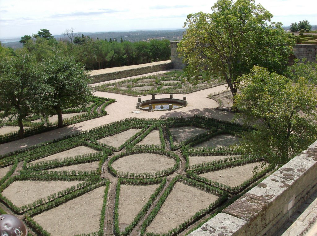 Los Jardines del Escorial, San Lorenzo, España by Miqlos