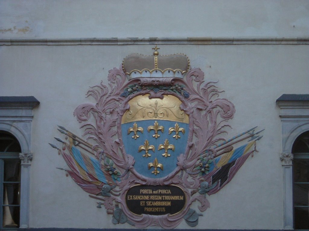 Baron's shield into the cloister of Porcia castle - November 2005 by Roberto Bubnich