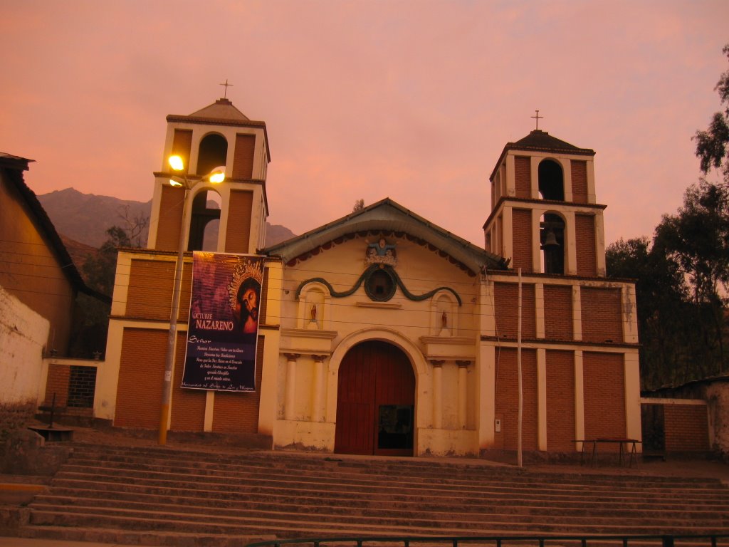 Iglesia de Obrajillo by Daniel Oré Villalba