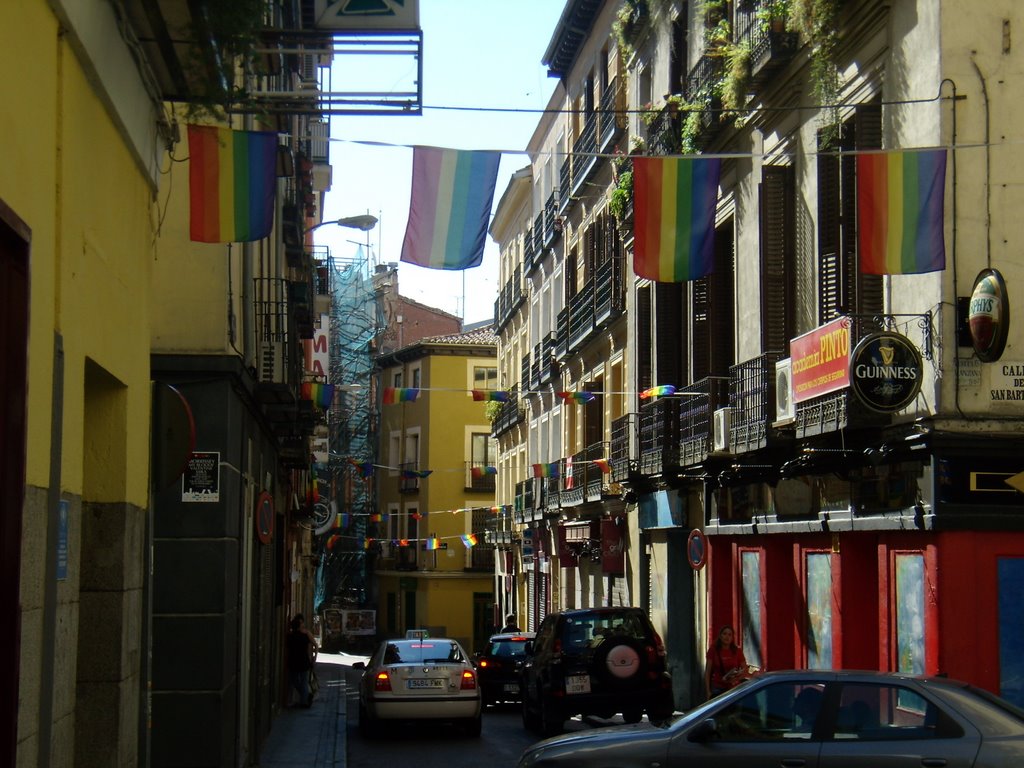 Fiesta gay en malasaña by luis serichol