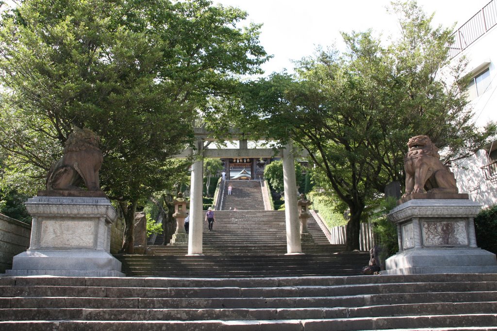 諏訪神社　参道 by Rosette+Sun