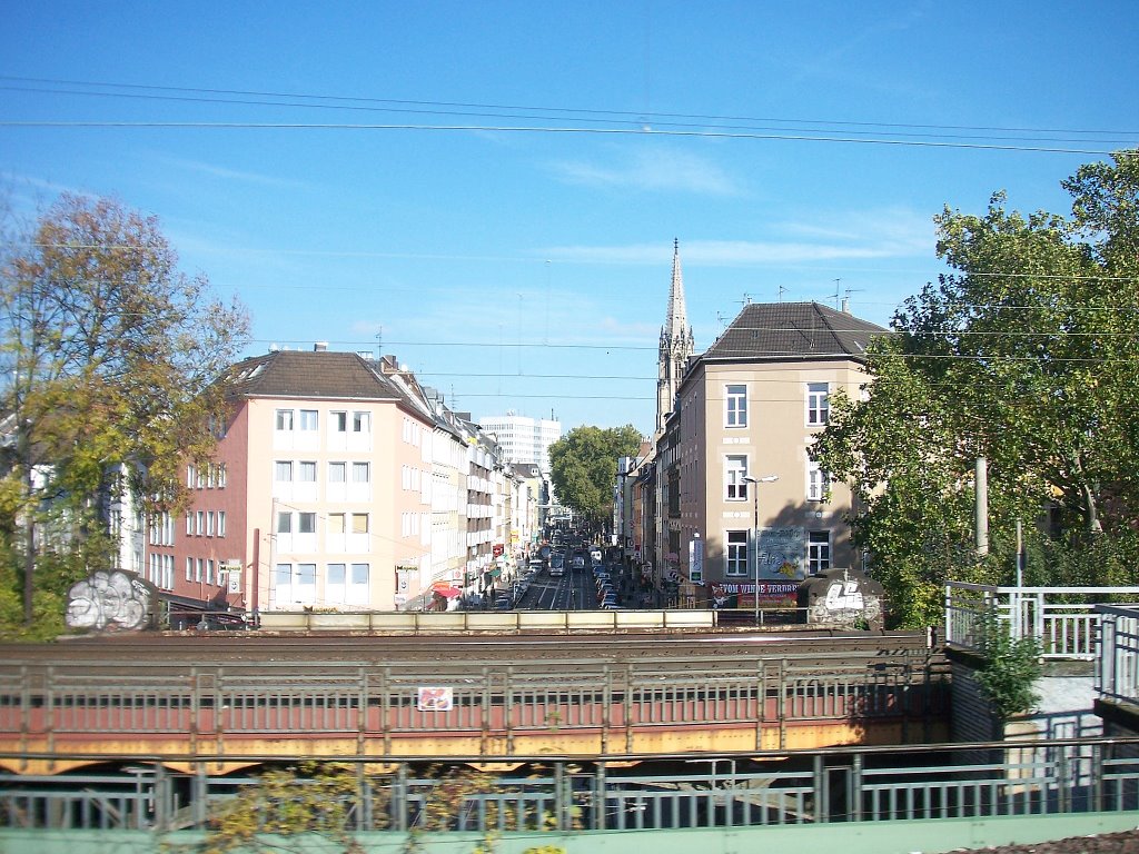 Zülpicher Straße by Rembert Satow