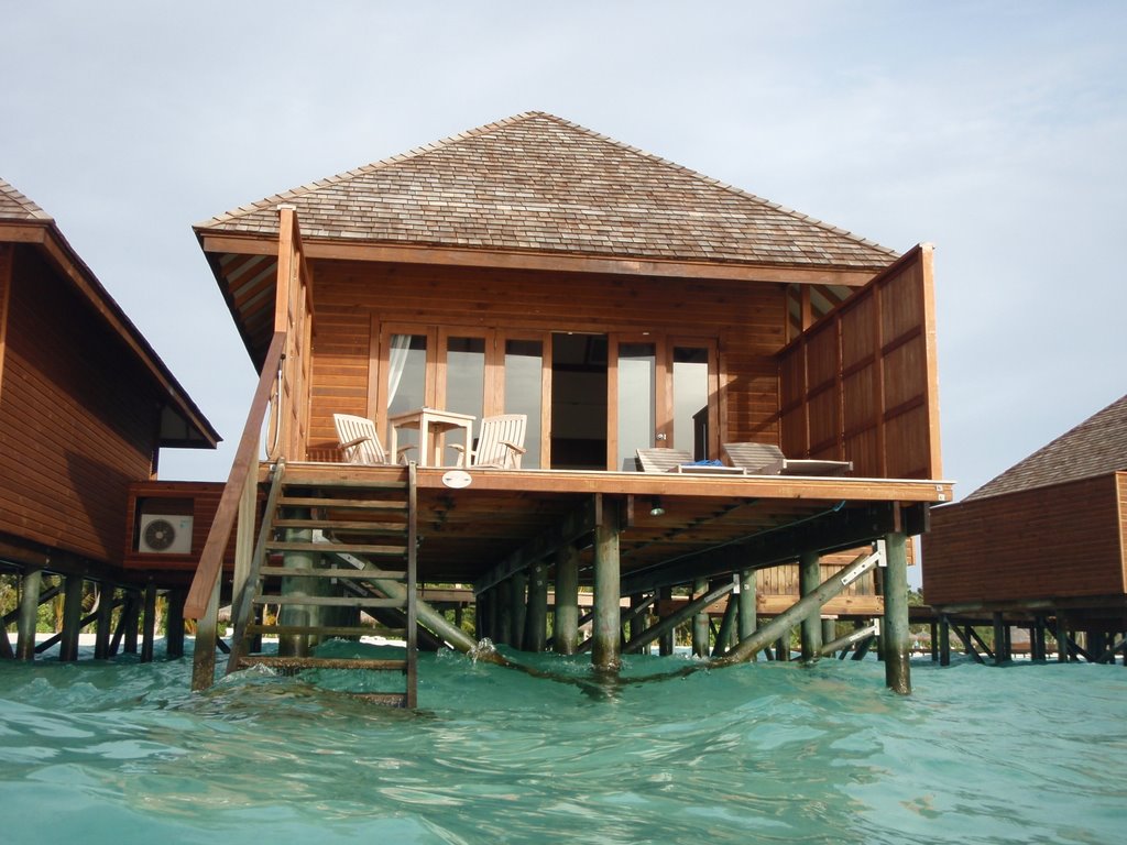 Jacuzzi Water Villa 156 - Veligandu Island Resort by Nádia Mendes