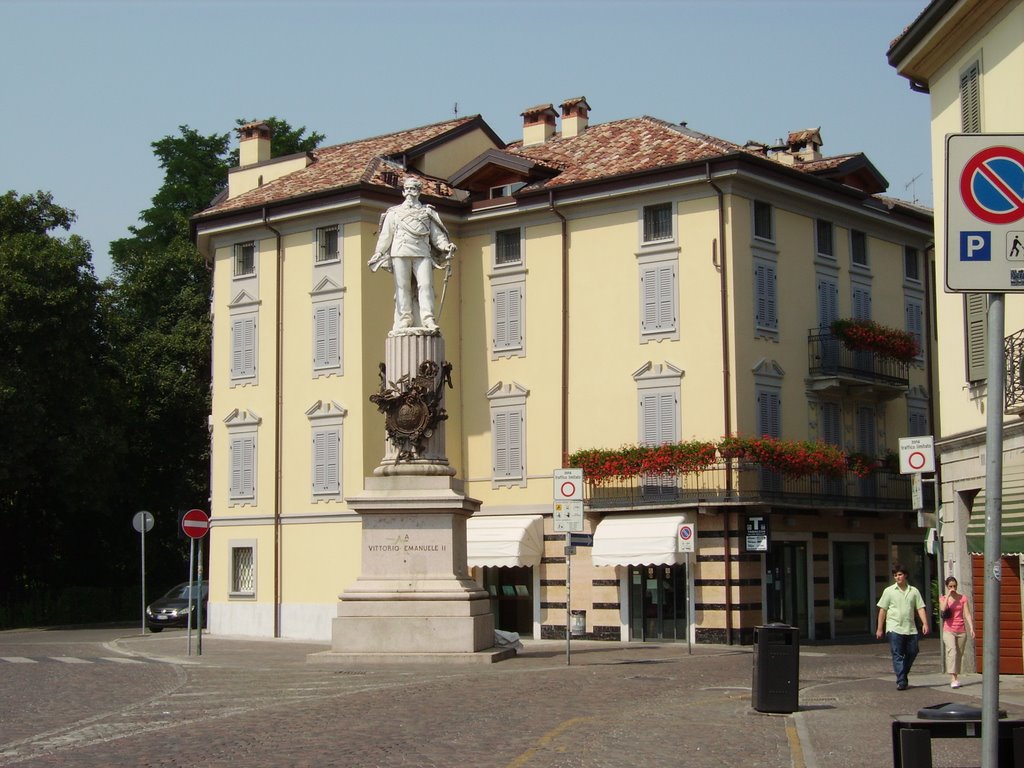 PIAZZA CASTELLO by cataldo santoro