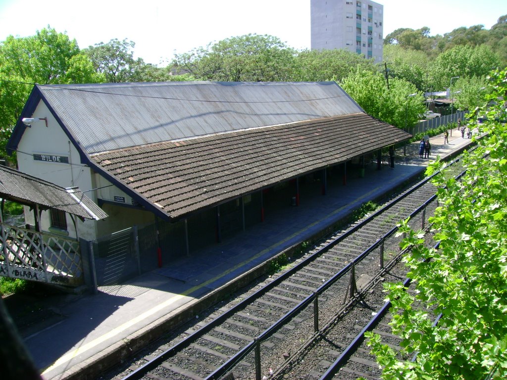 EDIFICIO ESTACION DESDE PUENTE by LEO CALECA