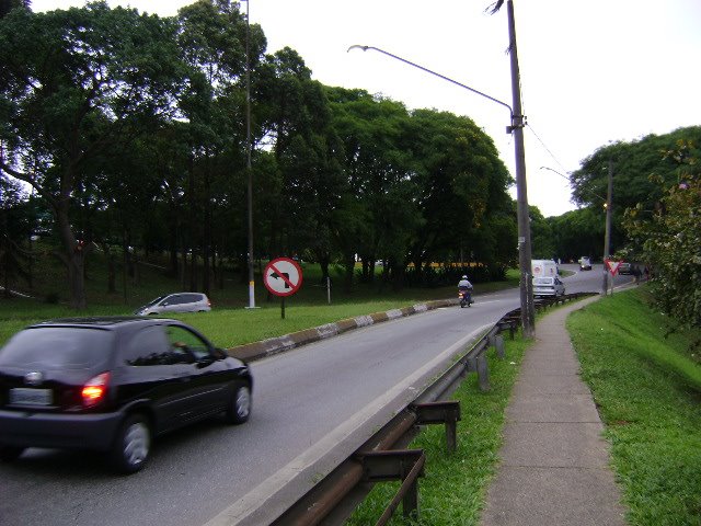 Trevo da Vergueiro sentido centro by Rubens Almeida