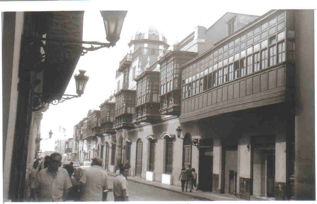 Balcones para mirar..y no ser vistas.. by Rolando Alonso