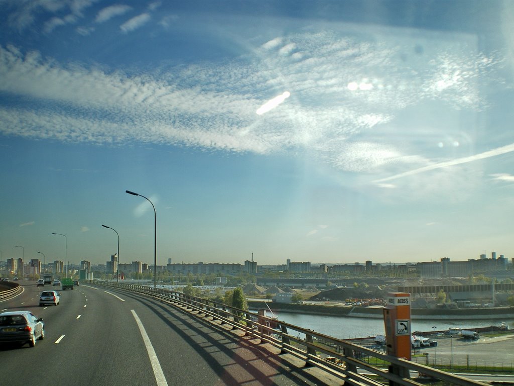 A15 looking South over Paris by Gareth.Stadden