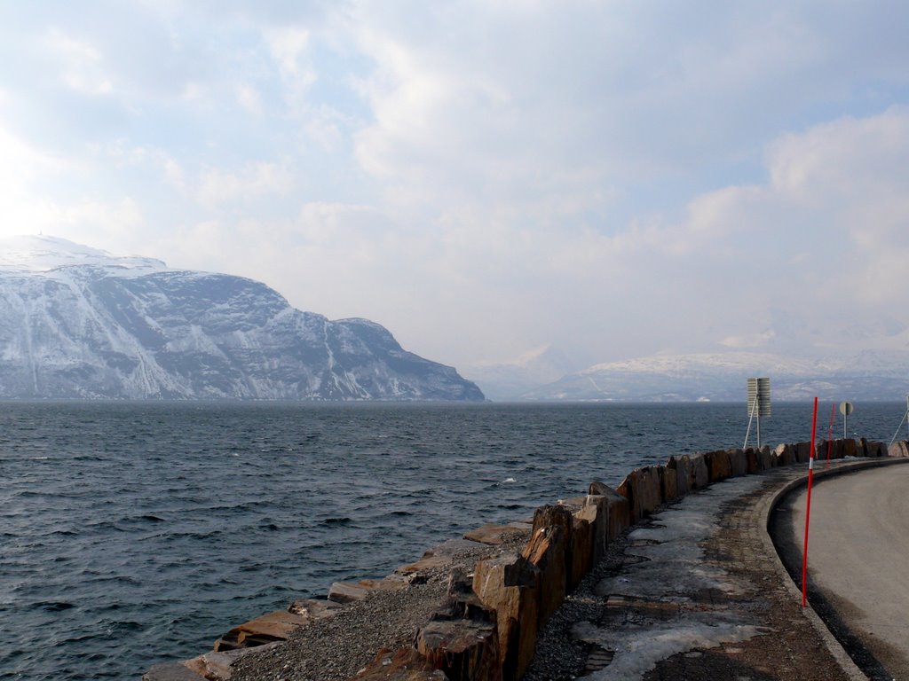 Road & mountains 22- Olderdalen by valentin_orlov