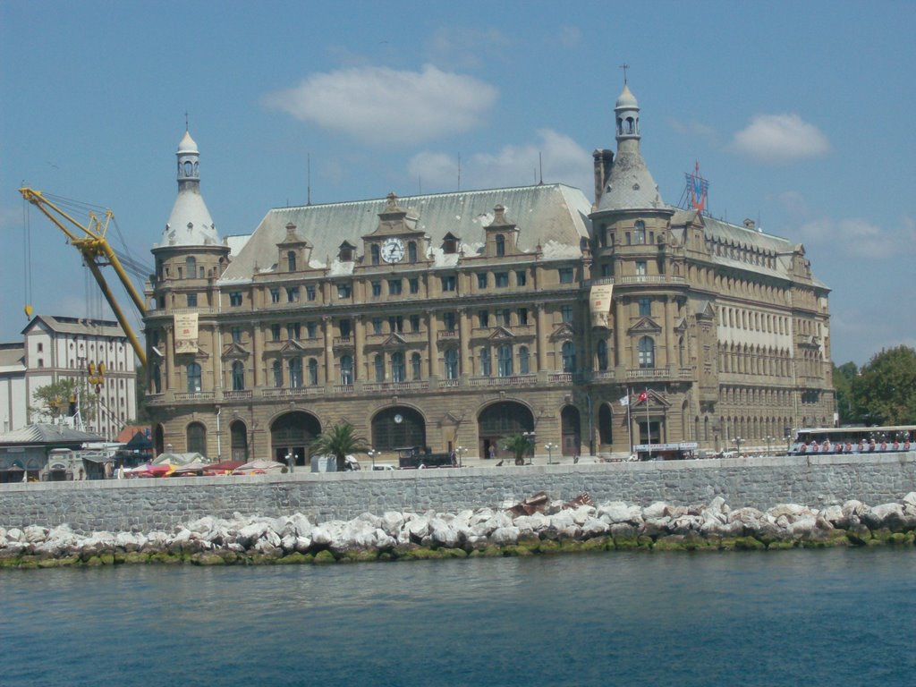 HAYDARPAŞA TREN İSTASYON by Halil Akıncı