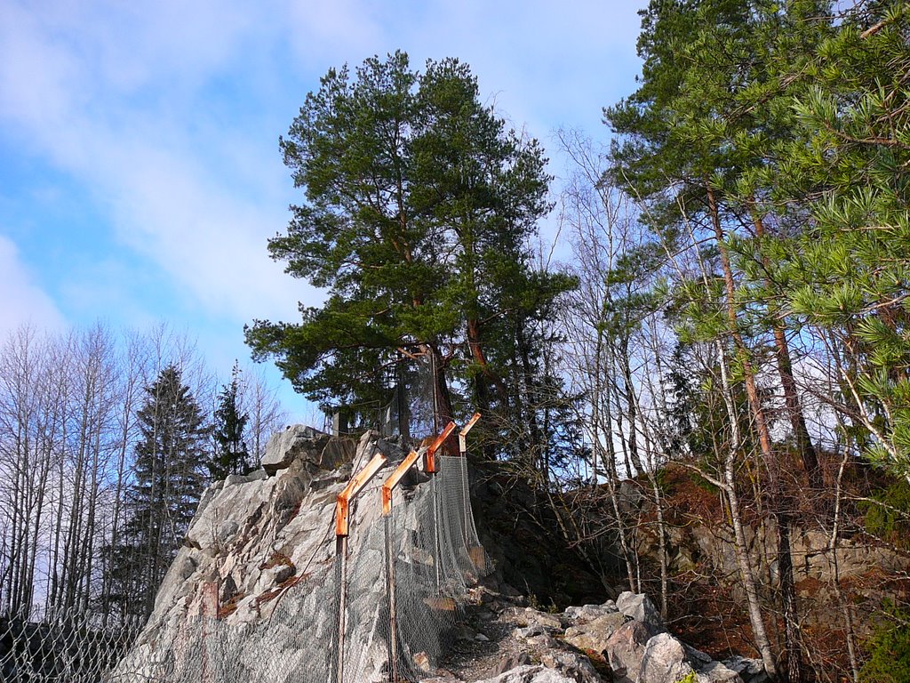 Kalkkikiven avolouhos,Lohja by Matti Henrik