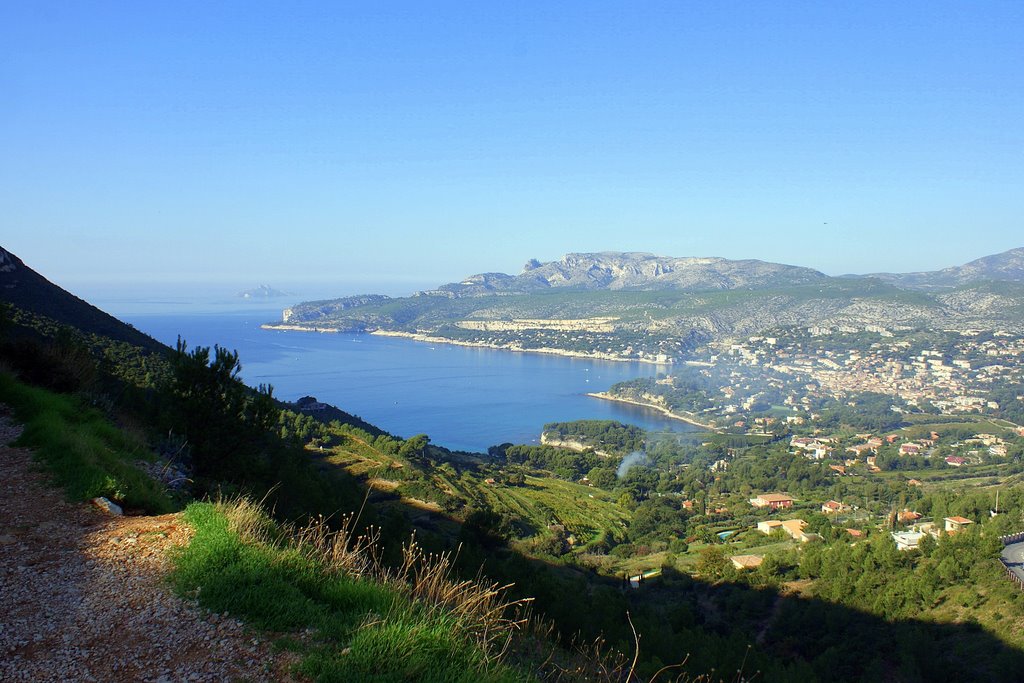 Cassis des Crètes by hal1962